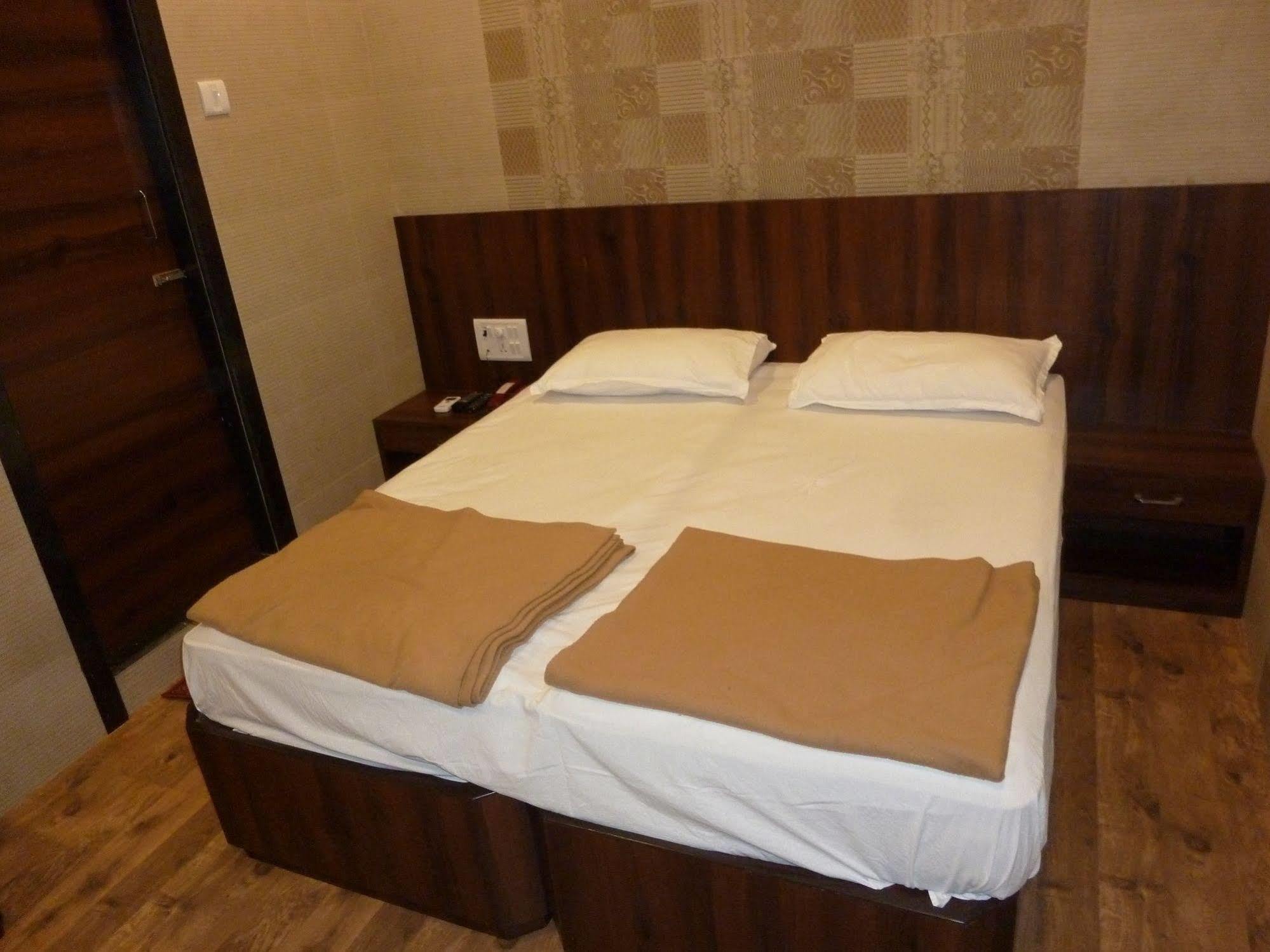 Hotel Regal Palace Mumbai Luaran gambar