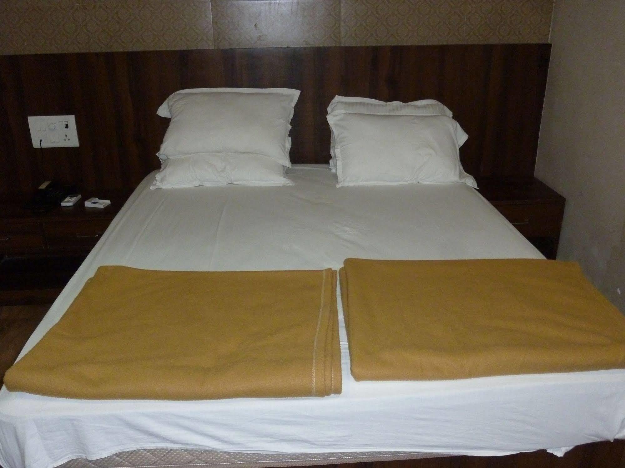 Hotel Regal Palace Mumbai Luaran gambar