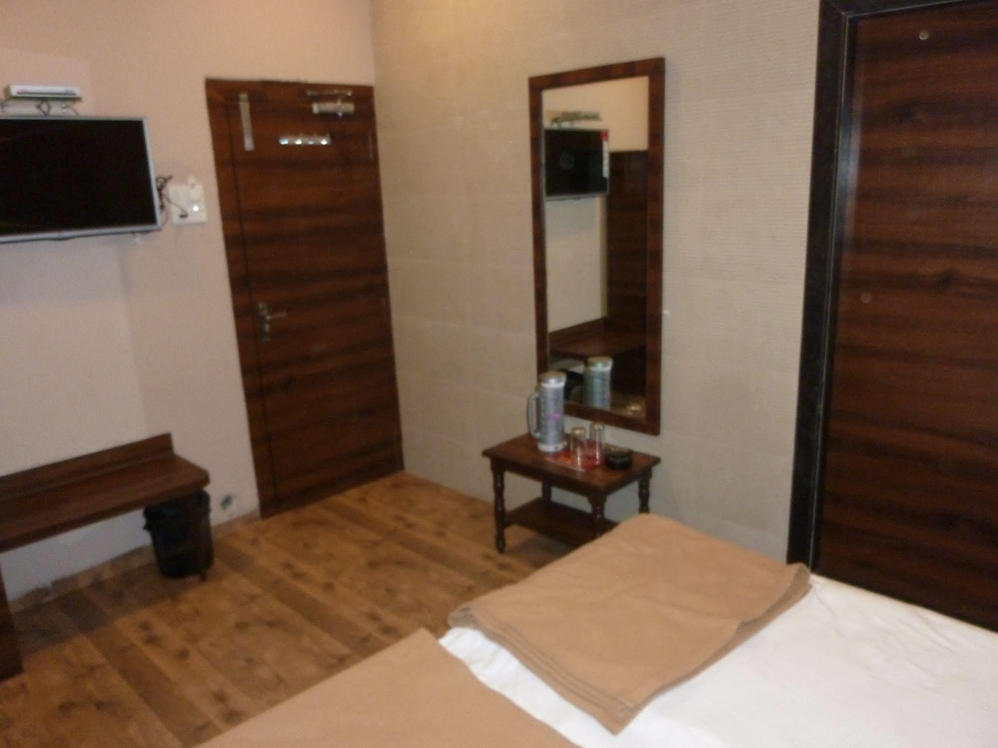Hotel Regal Palace Mumbai Luaran gambar