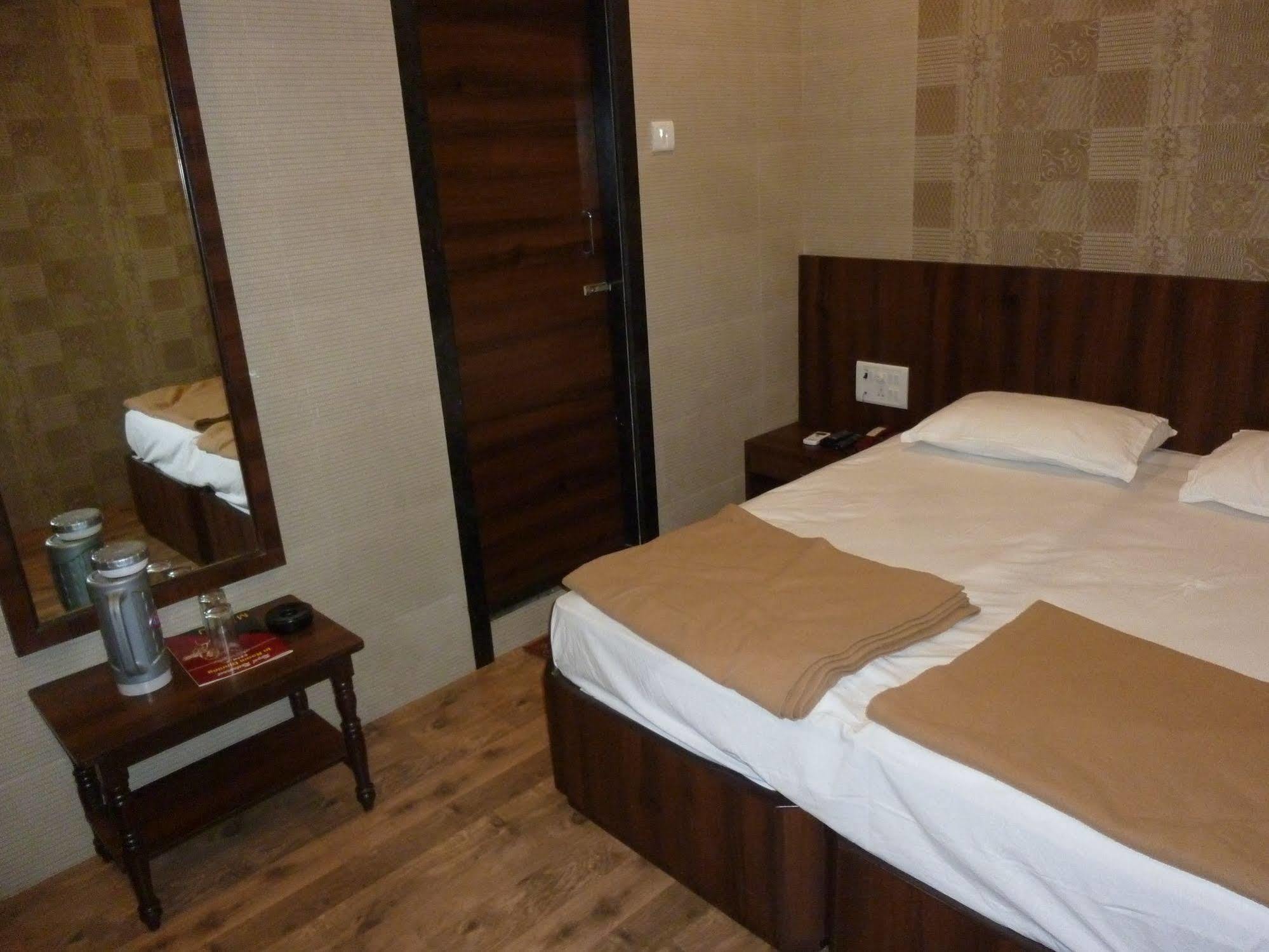 Hotel Regal Palace Mumbai Luaran gambar