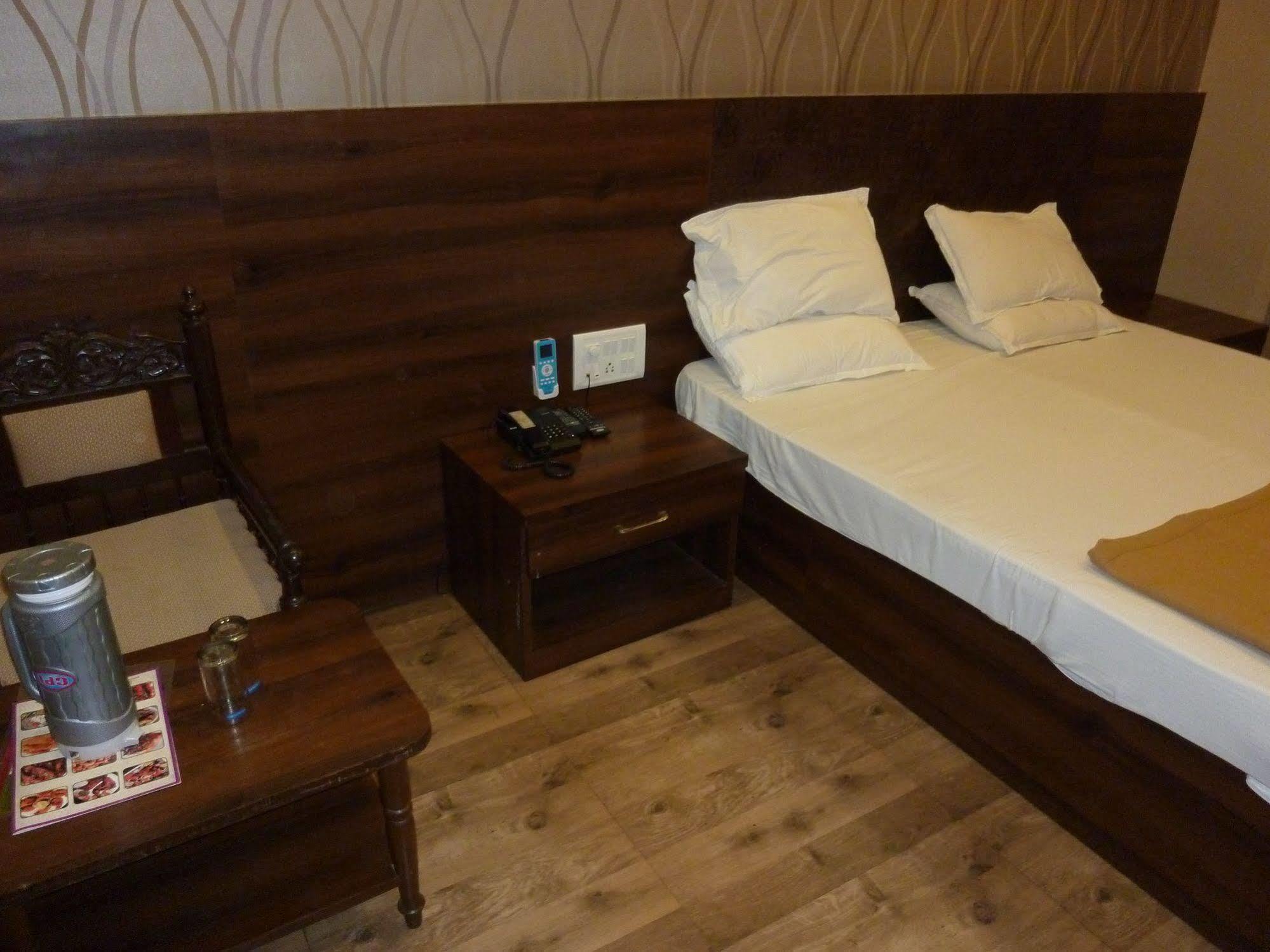 Hotel Regal Palace Mumbai Luaran gambar